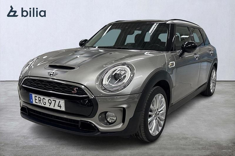 Grå Begagnad 2017 Mini Clubman Essential Kombi | 182 900 kr (Dyr) - Bild 1/3