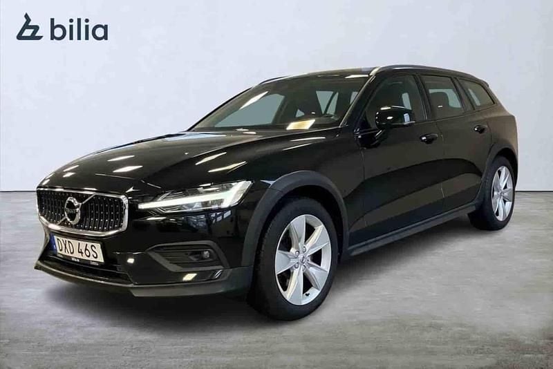 Svart Begagnad 2020 Volvo V60 CC SE Kombi | 309 900 kr (Marknadspris) - Bild 1/1