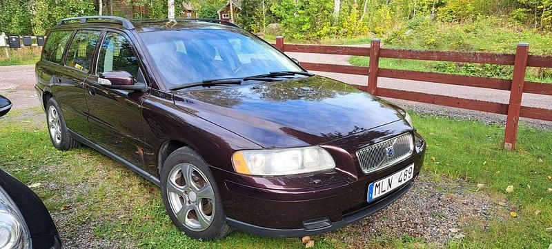 Begagnad 2007 Volvo V70 Kinetic Kombi | 38 000 kr (Marknadspris) - Bild 1/4