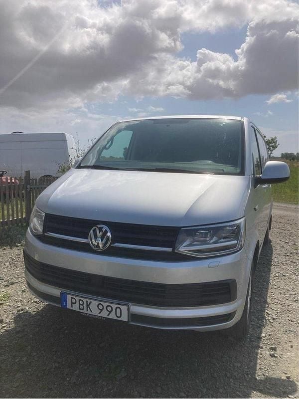 Silver Begagnad 2017 VW T6 Van | 130 000 kr (Superpris) - Bild 1/4