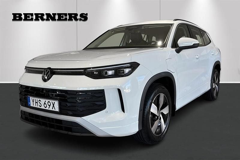 Vit Ny 2025 VW Tayron Life SUV | 549 900 kr (Marknadspris) - Bild 1/4