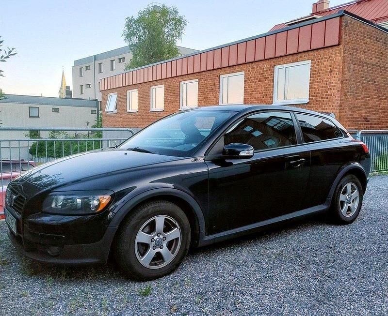 Svart Begagnad 2008 Volvo C30 Momentum Halvkombi | 18 000 kr - Bild 1/4