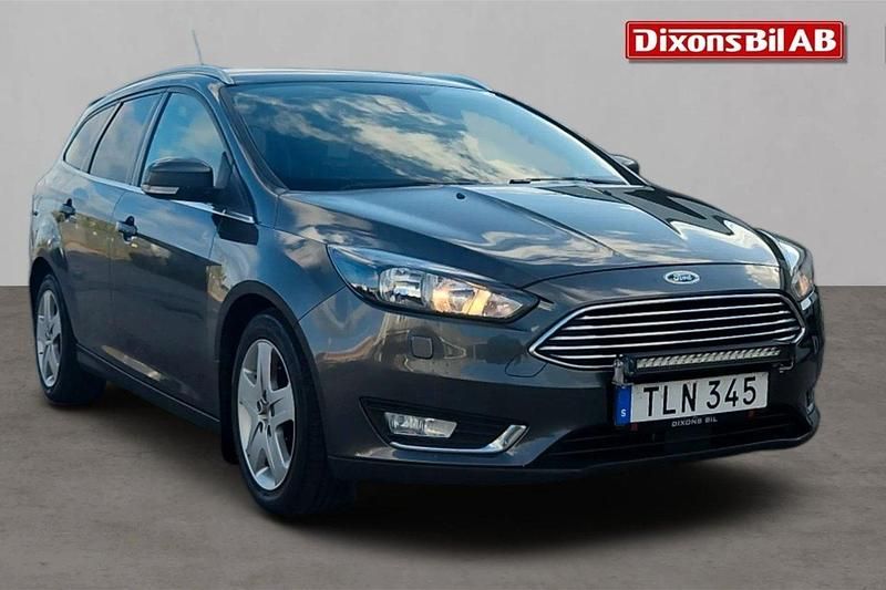 Grå Begagnad 2016 Ford Focus Titanium Kombi | 69 500 kr (Marknadspris) - Bild 1/4