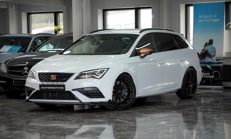 Vit Begagnad 2019 Cupra Leon Kombi | 284 900 kr (Marknadspris) - Bild 1/4