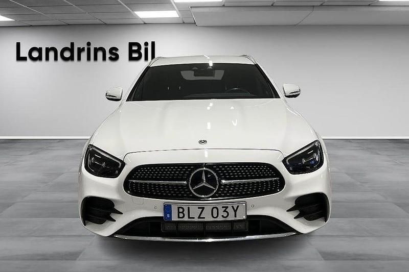 Begagnad Mercedes E300 AMG line 194 HK (142 kW) 2022 Polarvit Kombi