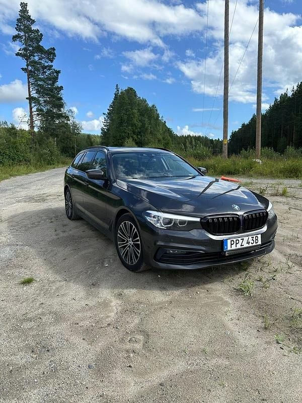 Begagnad 2019 BMW 520 Kombi | 205 000 kr (Bra pris) - Bild 1/4