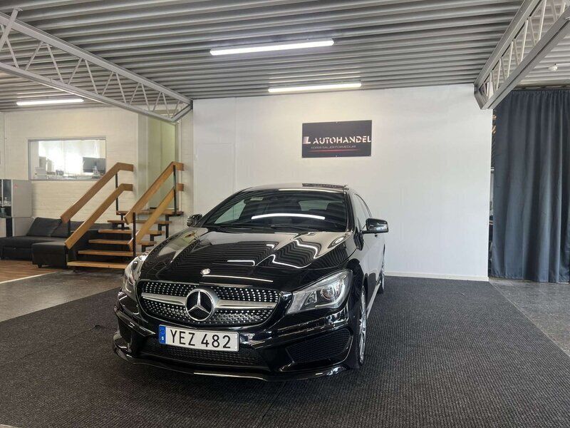 Svart Begagnad 2016 Mercedes CLA220 Shooting Brake AMG Kombi | 209 900 kr (Lite dyr) - Bild 1/4