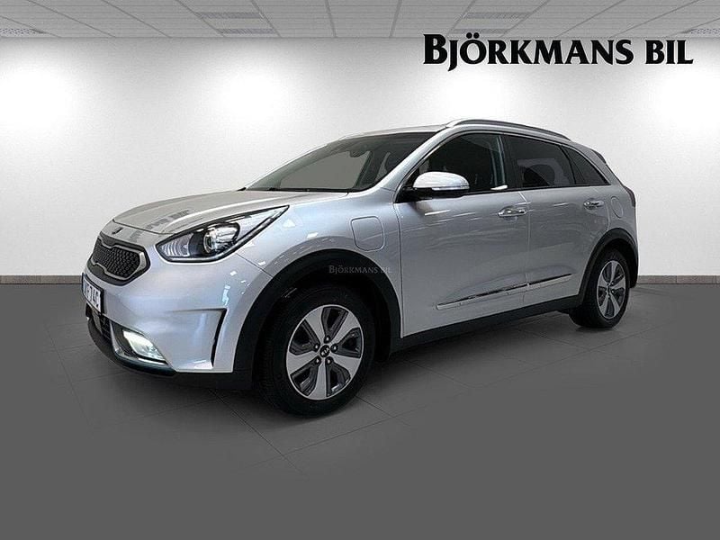 Grå Begagnad 2019 Kia Niro Advance SUV | 174 900 kr (Marknadspris) - Bild 1/4