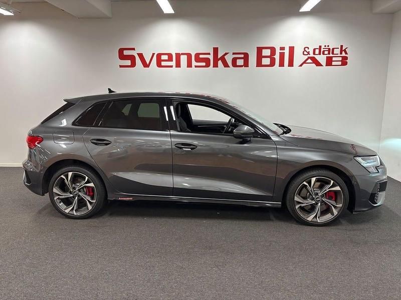 Begagnad Audi A3 Comfort 245 HK (180 kW) 2021 Grå Sedan