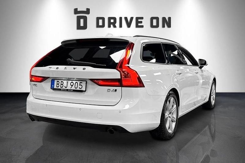 Begagnad Volvo V90 Kinetic 190 HK (139 kW) 2018 Vit Kombi
