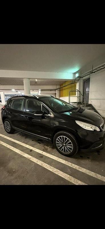 Svart Begagnad 2015 Peugeot 2008 SUV | 94 900 kr (Marknadspris) - Bild 1/4