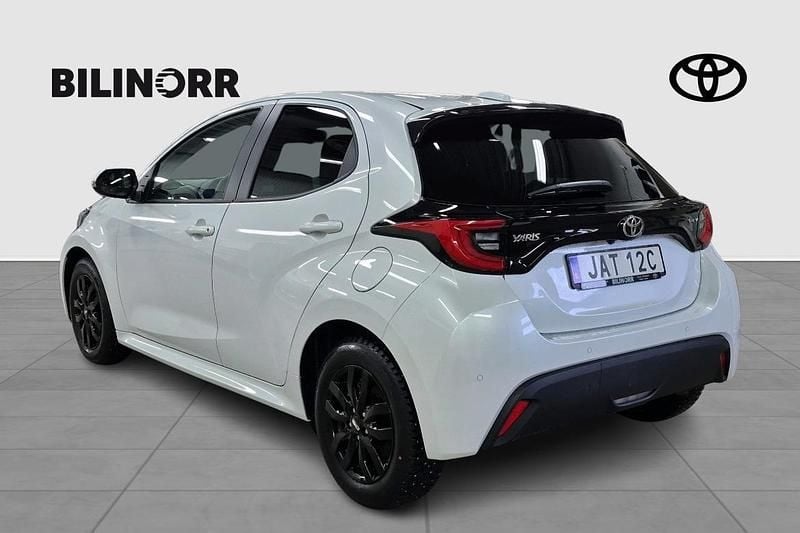 Begagnad Toyota Yaris 2024 Vit Halvkombi