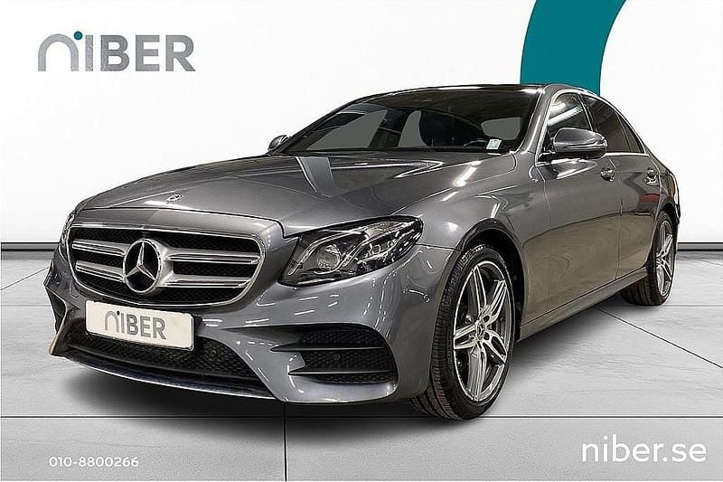 Grå Begagnad 2018 Mercedes E220 Sedan | 309 900 kr (Marknadspris) - Bild 1/4