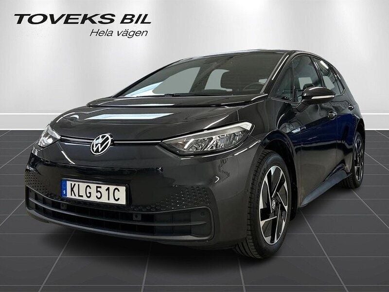 Mörkgrå (mangan grey metallic blac) Begagnad 2022 VW ID.3 Pro Performance Halvkombi | 264 800 kr (Bra pris) - Bild 1/4