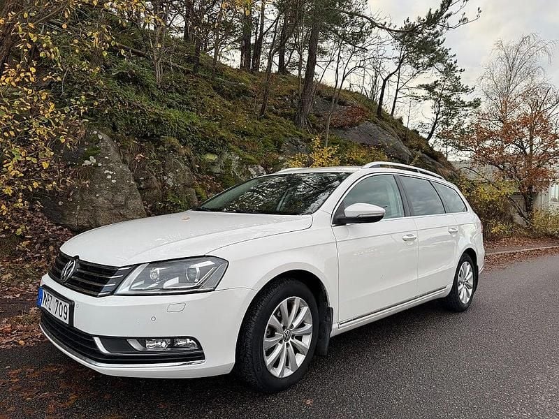Vit Begagnad 2012 VW Passat Kombi | 61 500 kr (Bra pris) - Bild 1/4