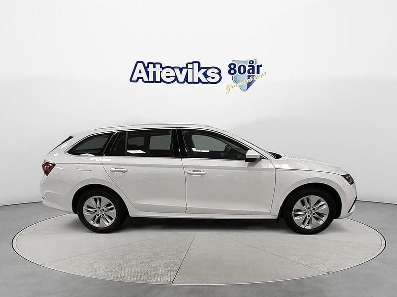 Begagnad Skoda Octavia 132 HK (97 kW) 2023 Vit Kombi