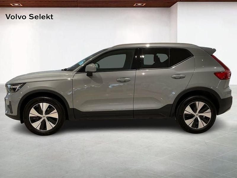 Begagnad Volvo XC40 Core 200 HK (147 kW) 2025 Grå SUV
