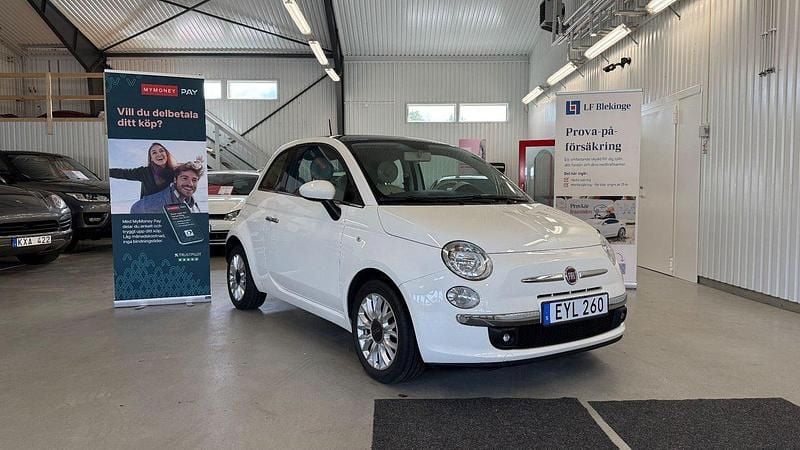 Vit Begagnad 2015 Fiat 500 Lounge Halvkombi | 74 900 kr (Superpris) - Bild 1/4