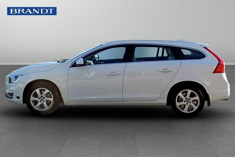 Begagnad Volvo V60 Summum 192 HK (141 kW) 2016 Vit Kombi