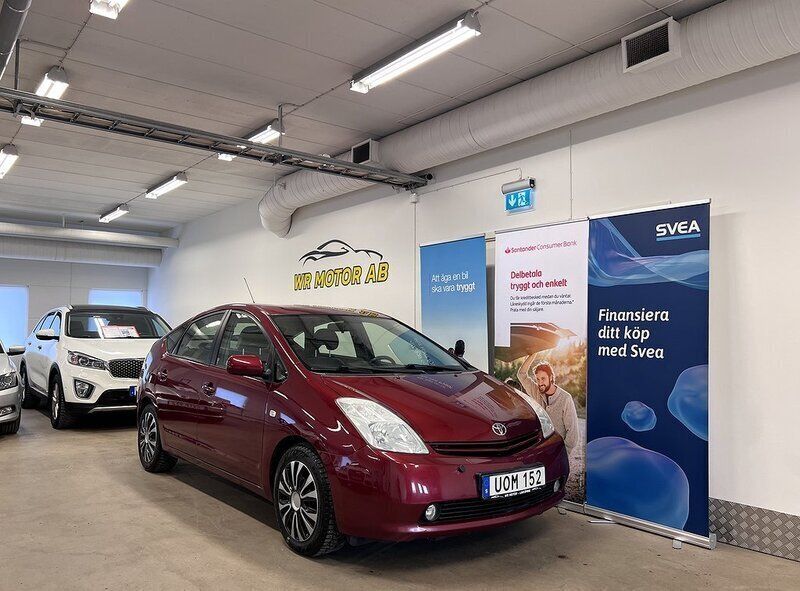 Röd Begagnad 2003 Toyota Prius Halvkombi | 49 900 kr (Marknadspris) - Bild 1/4