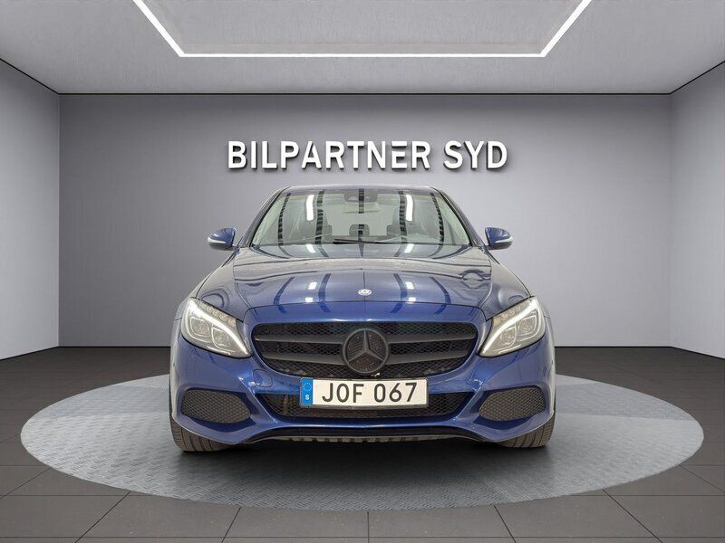 Blå Begagnad 2014 Mercedes C220 Sedan | 149 900 kr (Dyr) - Bild 1/4