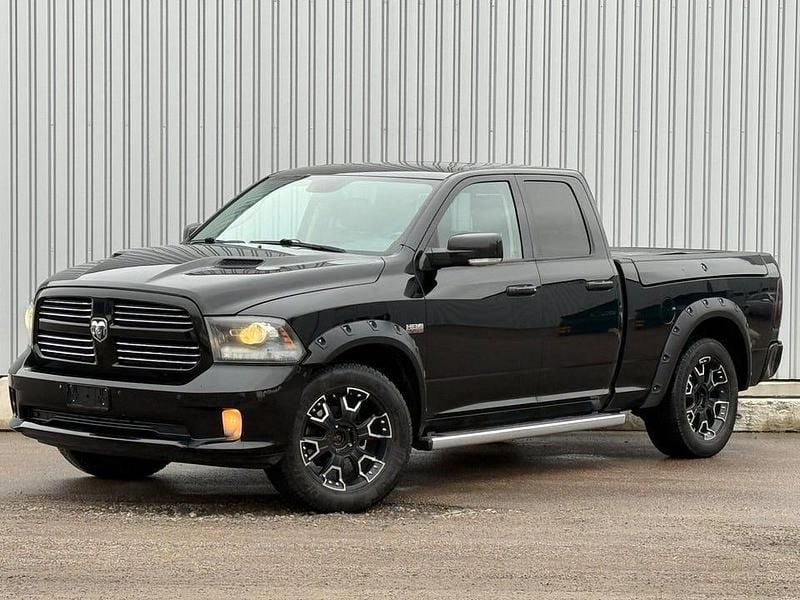 Begagnad RAM 1500 394 HK (289 kW) 2015 Svart Pickup