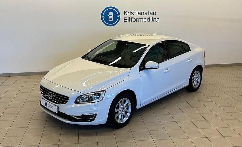 Begagnad Volvo S60 Momentum 150 HK (110 kW) 2016 Vit Sedan