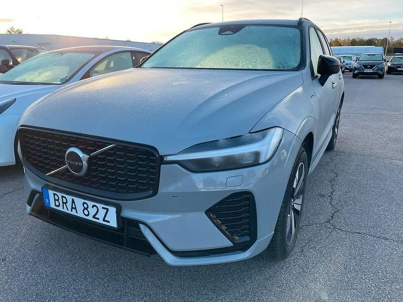 Grå (vapour grey metallic) Begagnad 2024 Volvo XC60 Plus SUV | 535 000 kr (Lite dyr) - Bild 1/2