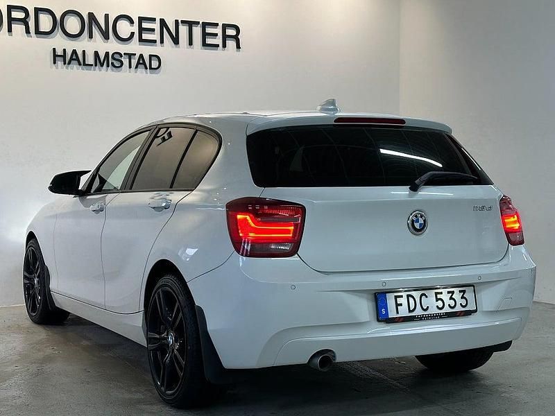 Begagnad BMW 118 143 HK (105 kW) 2014 Vit Halvkombi