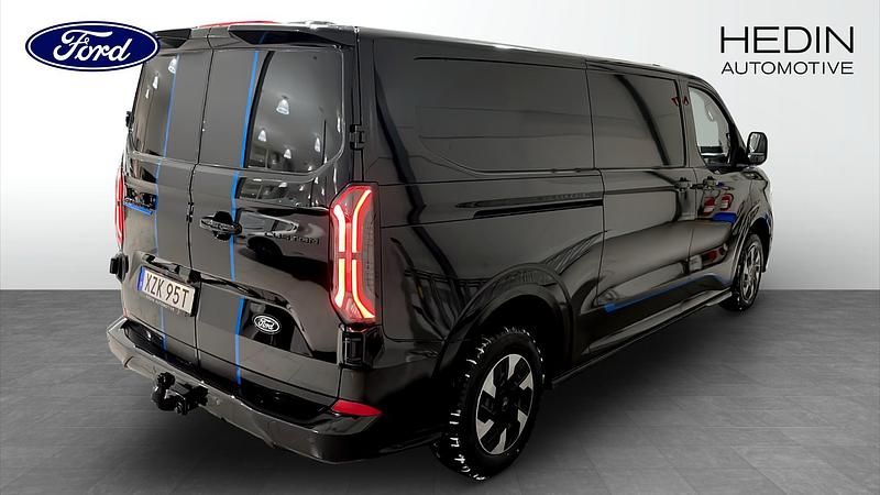 Svart Begagnad 2026 Ford E-Transit Van | 781 125 kr - Bild 1/4