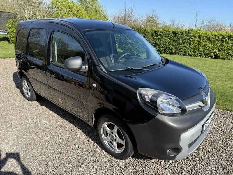 Svart Begagnad 2014 Renault Kangoo Minibuss | 59 000 kr (Marknadspris) - Bild 1/4