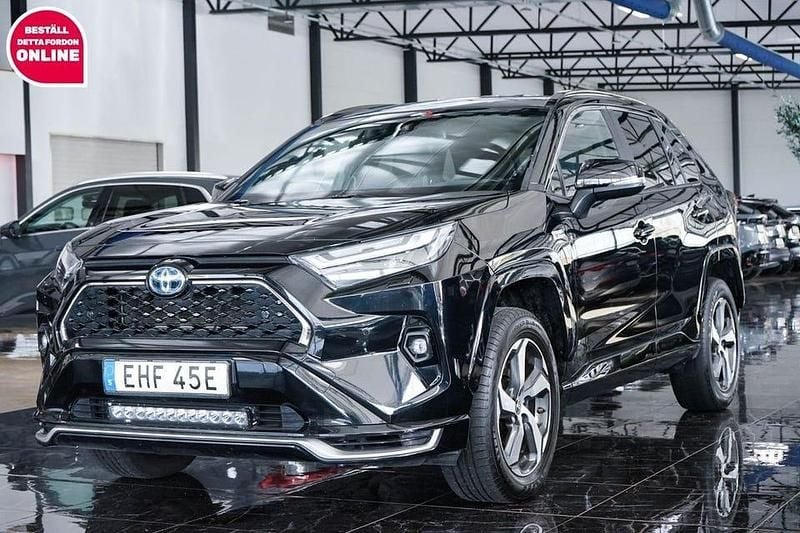 Svart Begagnad 2023 Toyota RAV4 Edition SUV | 419 500 kr (Marknadspris) - Bild 1/4