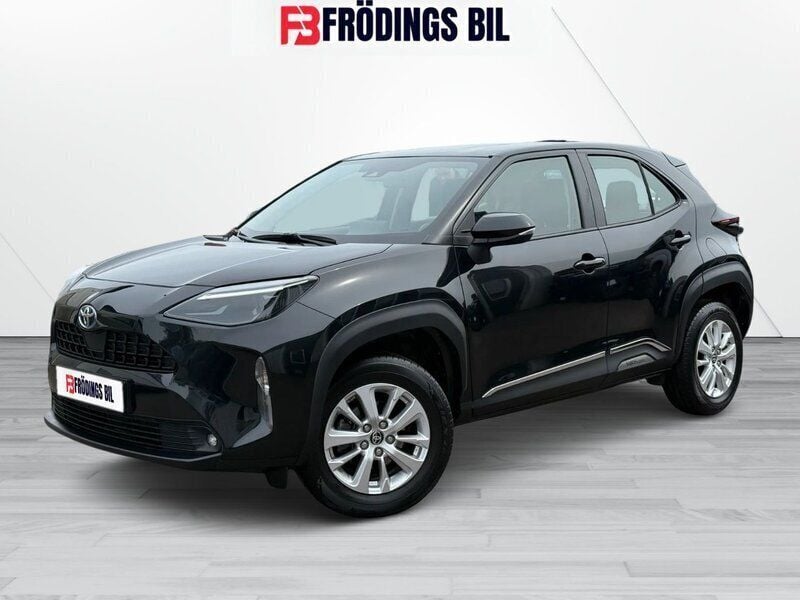 Svart Begagnad 2021 Toyota Yaris Cross Active SUV | 239 900 kr (Bra pris) - Bild 1/4