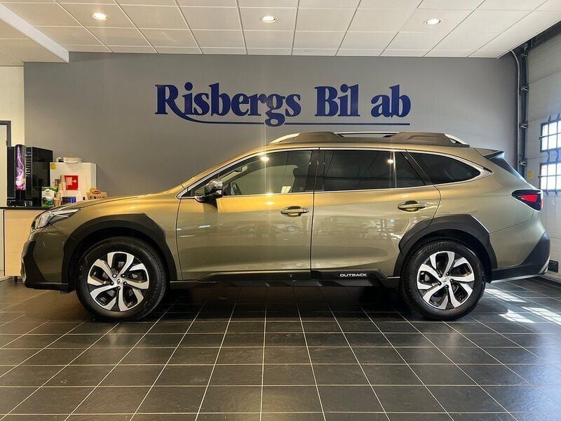 Grön Begagnad 2022 Subaru Outback SUV | 369 900 kr (Lite dyr) - Bild 1/4