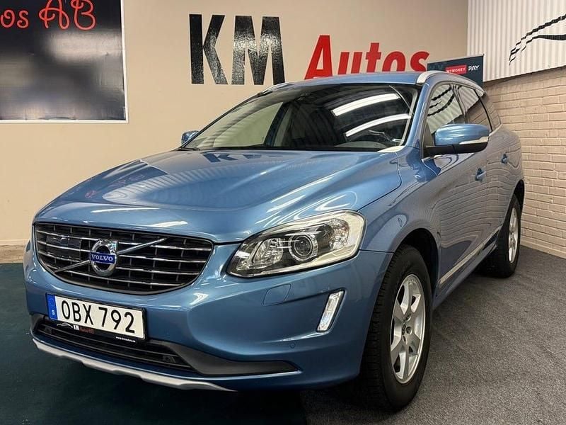 Blå Begagnad 2016 Volvo XC60 Standard SUV | 224 900 kr (Marknadspris) - Bild 1/4