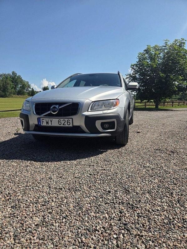 Grå Begagnad 2011 Volvo XC70 Kinetic SUV | 89 000 kr (Superpris) - Bild 1/4