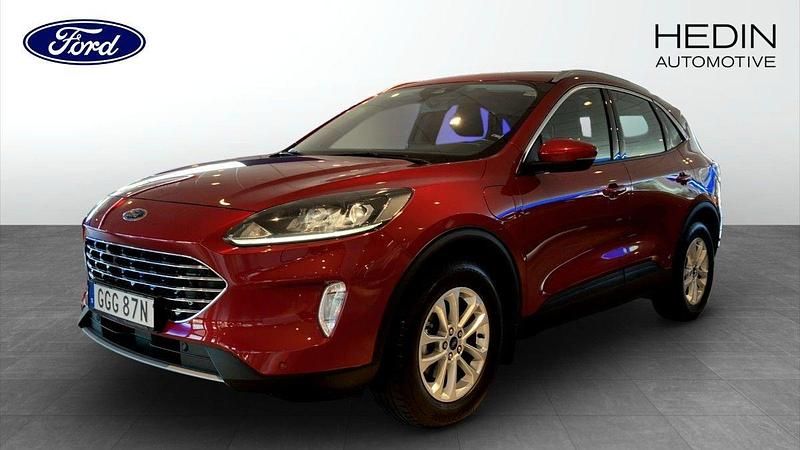 Röd (red) Begagnad 2022 Ford Kuga Titanium SUV | 269 000 kr (Marknadspris) - Bild 1/4