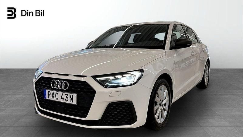 Vit Begagnad 2022 Audi A1 Sportback Proline Halvkombi | 224 000 kr (Marknadspris) - Bild 1/4