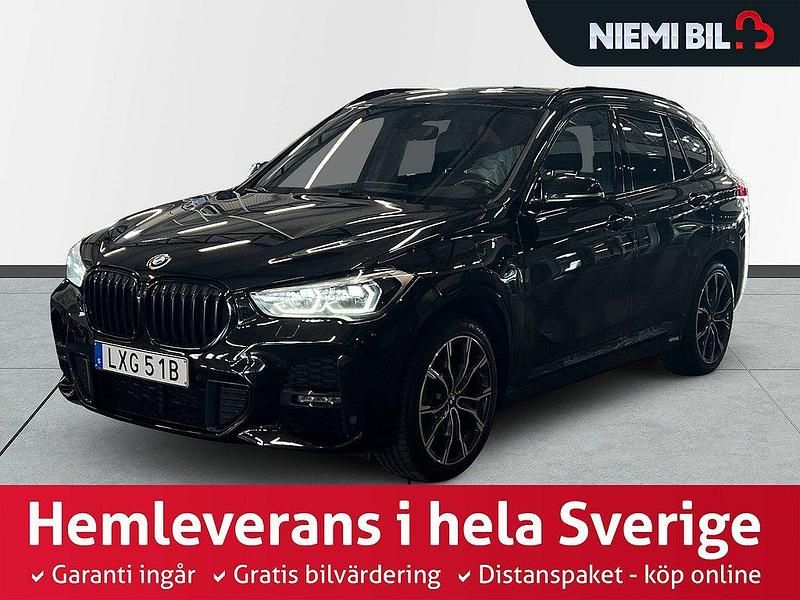 Svart Begagnad 2020 BMW X1 M Sport SUV | 299 900 kr (Dyr) - Bild 1/3