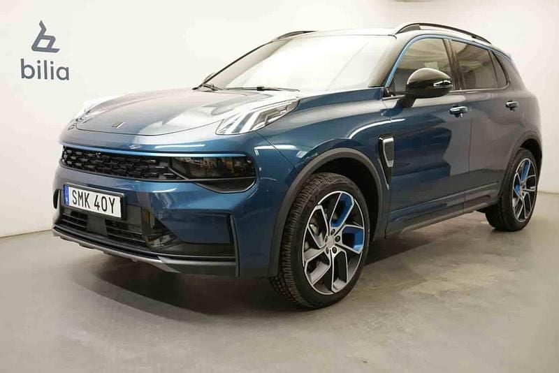 Blå Begagnad 2023 Lynk & Co 01 SUV | 329 900 kr (Marknadspris) - Bild 1/1