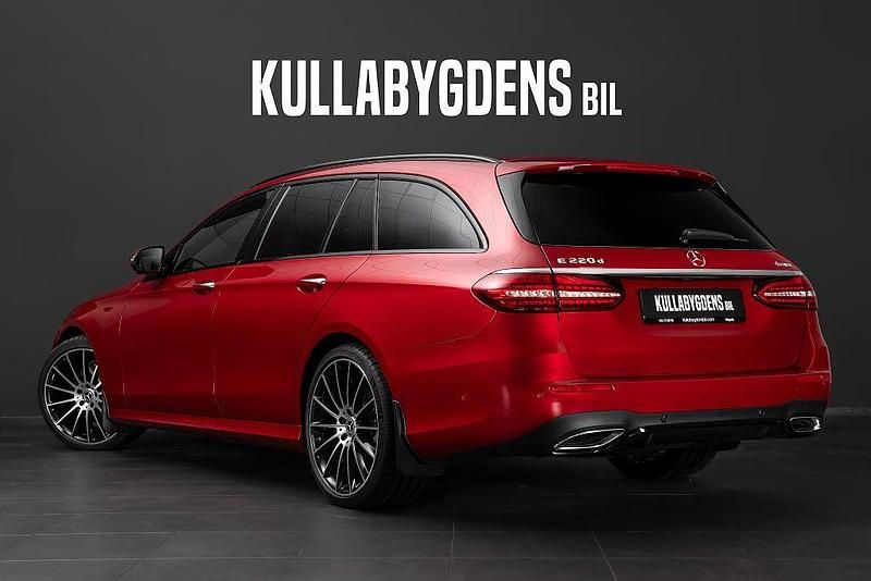 Begagnad Mercedes E220 AMG 194 HK (142 kW) 2021 Hyacintröd metallic Kombi