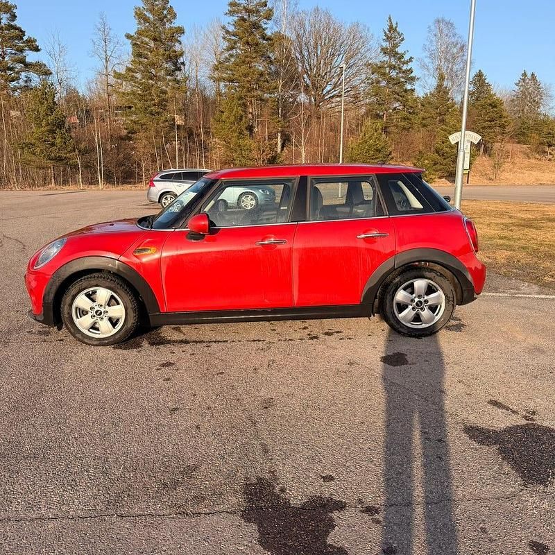 Begagnad Mini ONE 102 HK (75 kW) 2016 Halvkombi