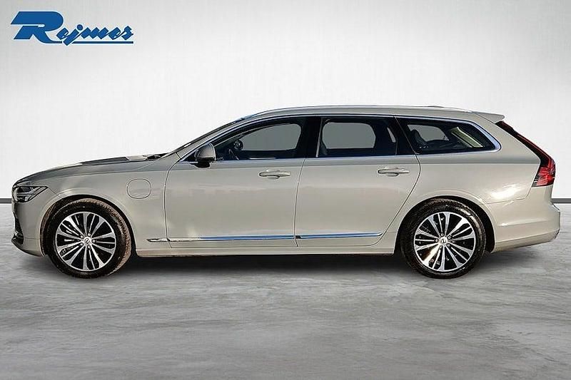 Begagnad Volvo V90 Core 253 HK (186 kW) 2024 Grå Kombi