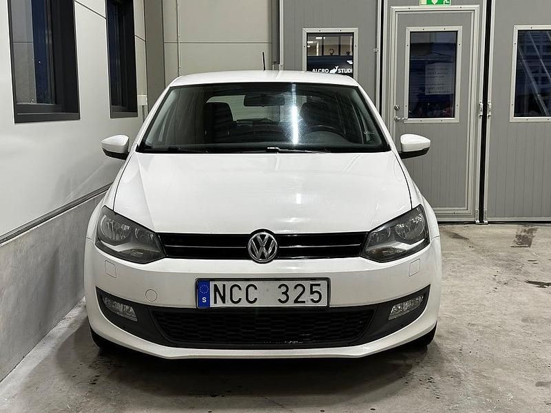 Begagnad VW Polo 86 HK (63 kW) 2011 Vit Halvkombi