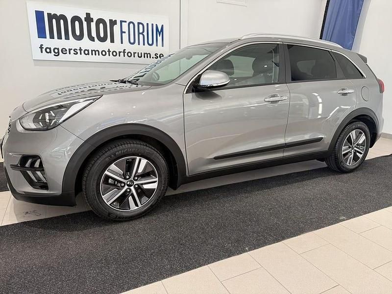 Grå Begagnad 2020 Kia Niro Advance SUV | 239 000 kr (Marknadspris) - Bild 1/4