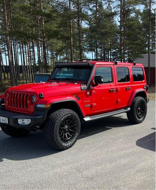 Röd Begagnad 2018 Jeep Wrangler Unlimited SUV | 459 000 kr - Bild 1/4