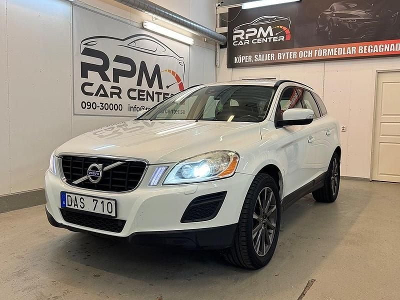 Vit Begagnad 2012 Volvo XC60 Momentum SUV | 84 900 kr (Marknadspris) - Bild 1/4
