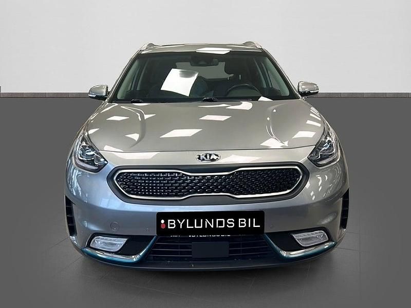 Begagnad Kia Niro Advance 105 HK (77 kW) 2018 Grå SUV
