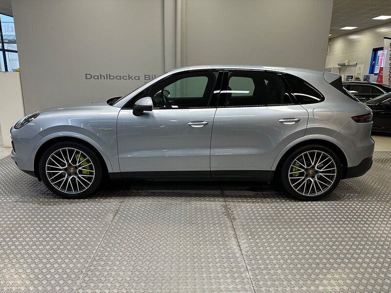 Begagnad Porsche Cayenne 463 HK (340 kW) 2021 Silver SUV