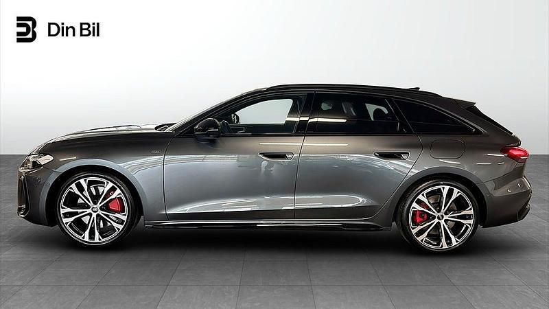 Begagnad Audi A5 S-Line 367 HK (269 kW) 2025 Daytonagrå pärleffekt Sportkupé